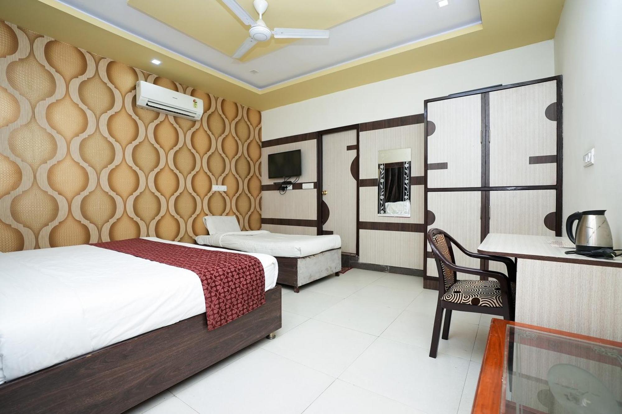 אודייפור Hotel Opera Inn Near Central Bus Stand מראה חיצוני תמונה